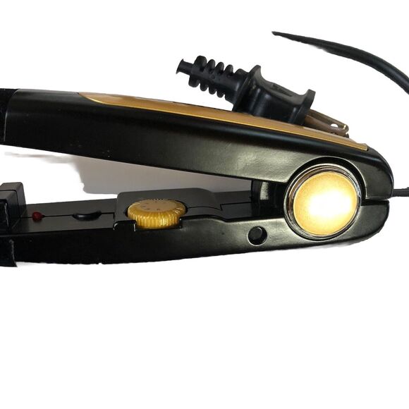 Conair Ceramic Tools Flat Iron - Pre Owned - Picture 3 of 7